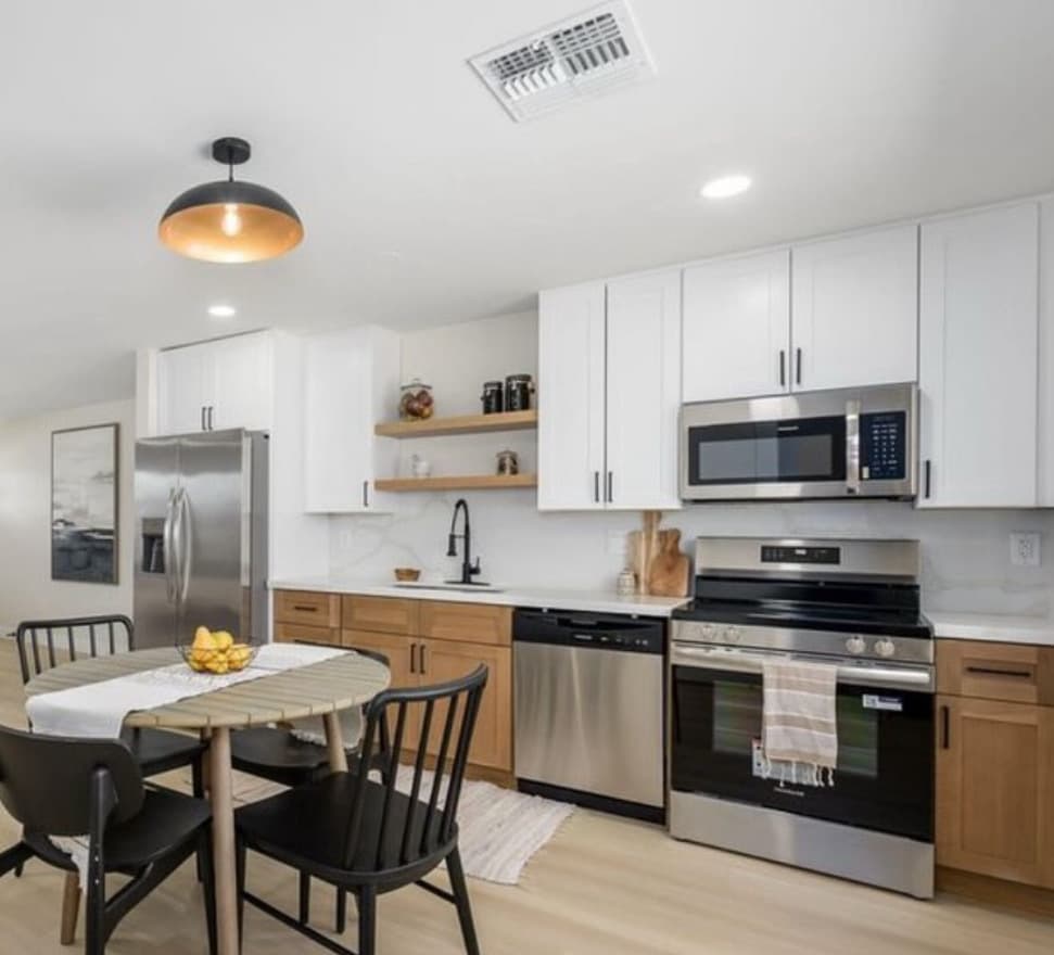 Two-Toned Kitchen: White Oak Shaker #29 + White Shaker #2